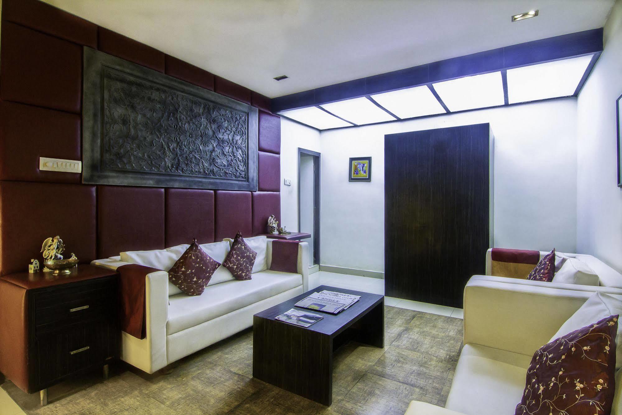 Treebo Trip Hive Hotel Chennai Exterior foto