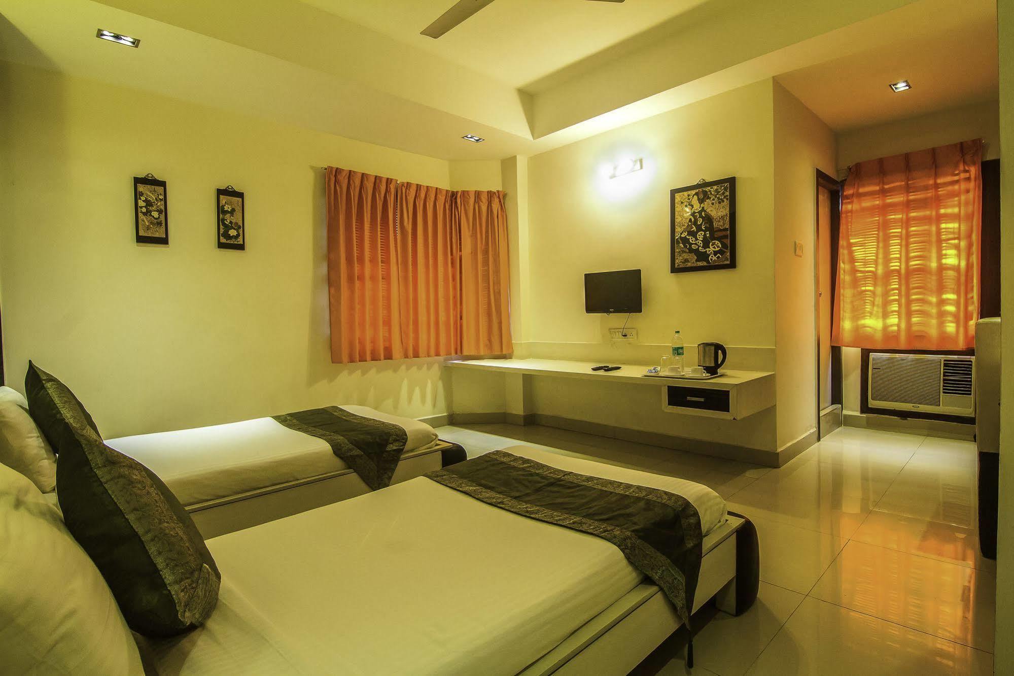 Treebo Trip Hive Hotel Chennai Exterior foto
