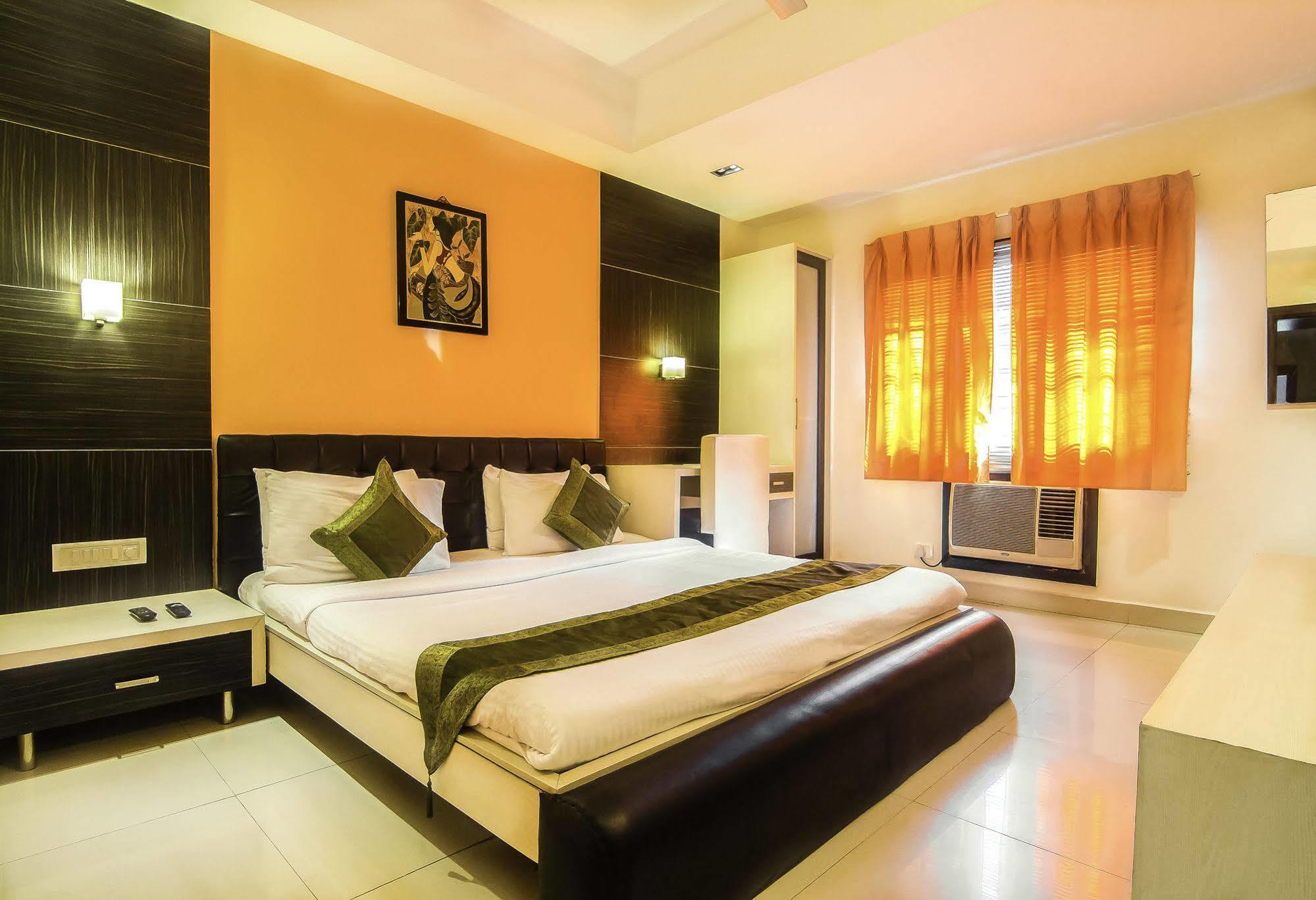 Treebo Trip Hive Hotel Chennai Exterior foto